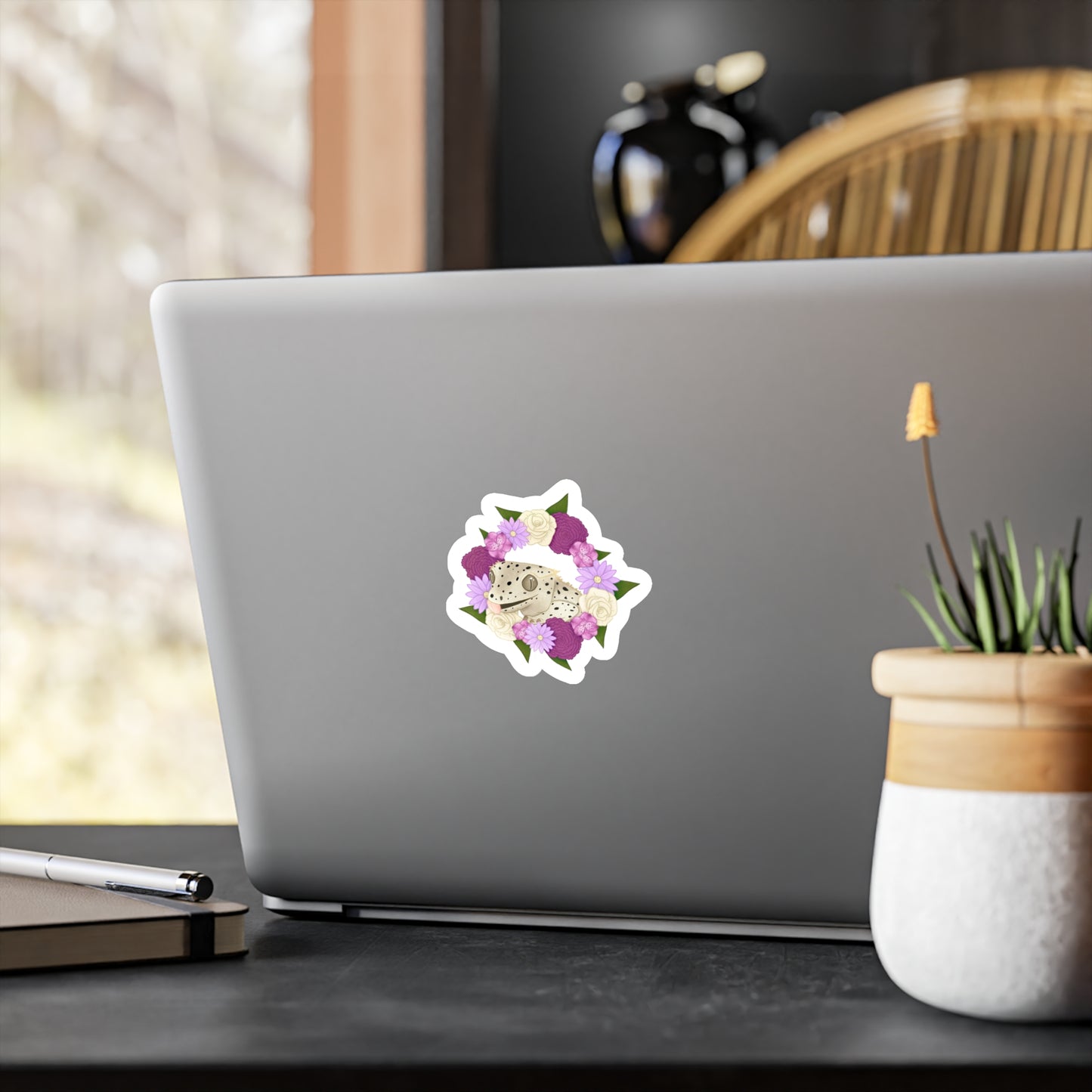 Purple Flower Crested Gecko Kiss-Cut Vinyl Decals